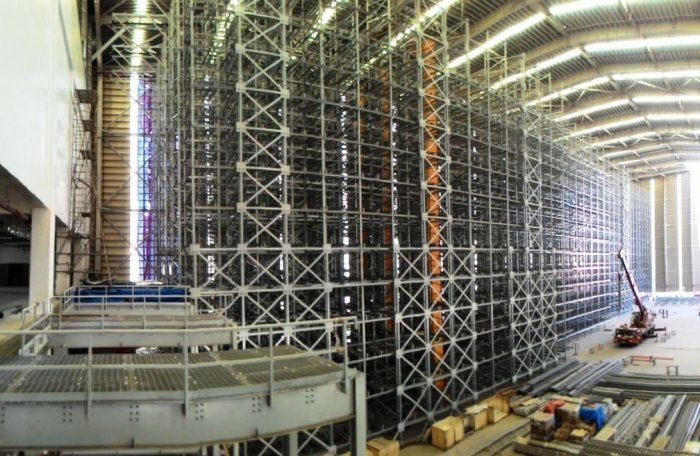 High-rise light steel industrial structure under construction